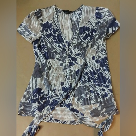 BCBG Max Azria 100% Silk Blouse - Picture 5 of 11